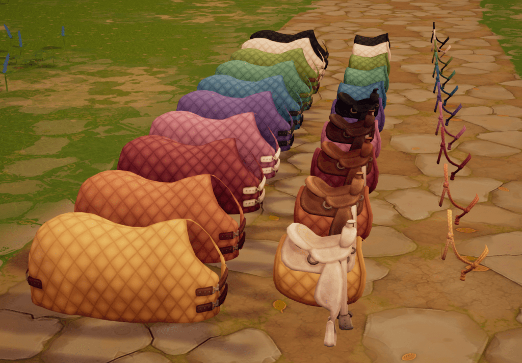 10 colorful tack and blanket options